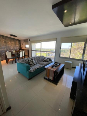 Moderno piso con vista al río en zona residencial